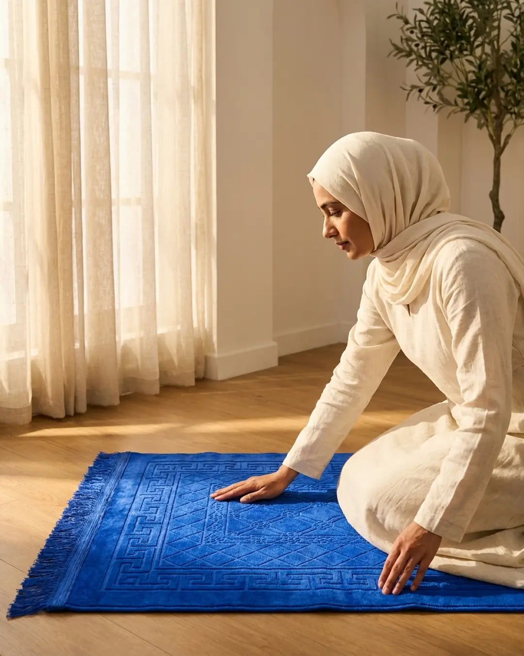 Royal Blue Embossed Prayer Mat (Janamaz) – 116 cm